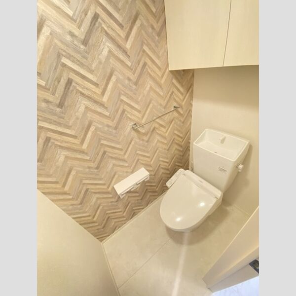 トイレ (トイレ)