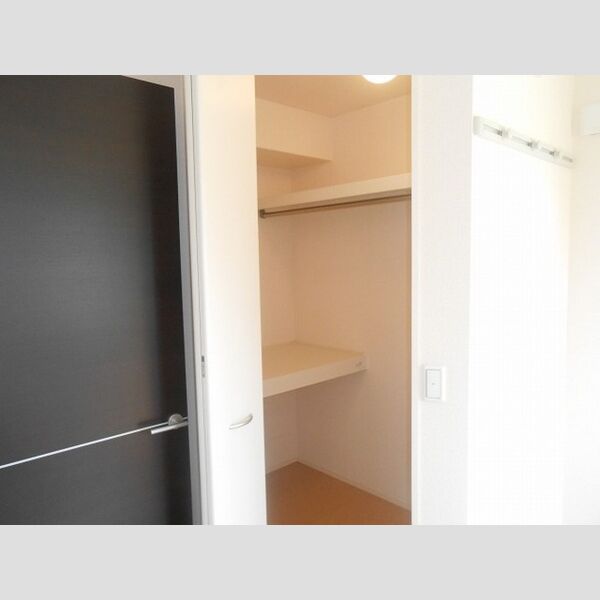 収納 (ウォークインクローゼット)