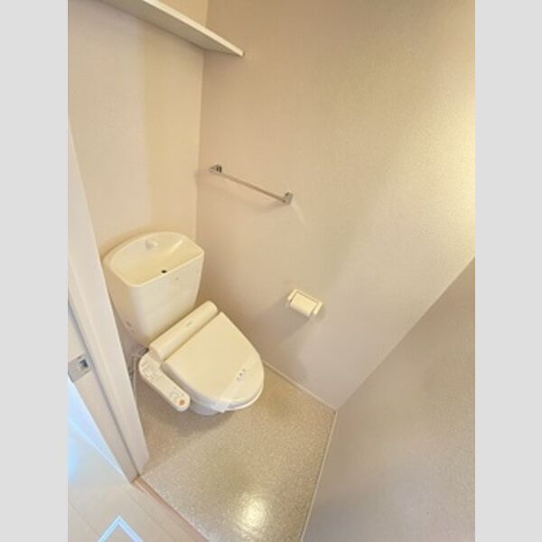 トイレ (トイレ)