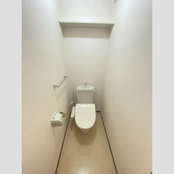 トイレ (トイレ)