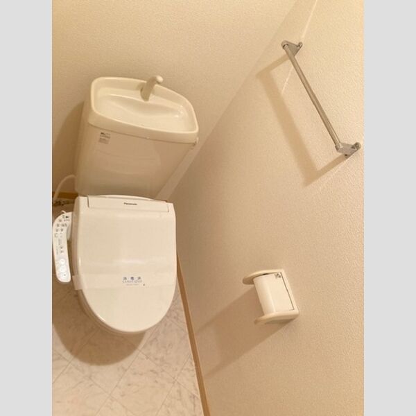 トイレ (トイレ)