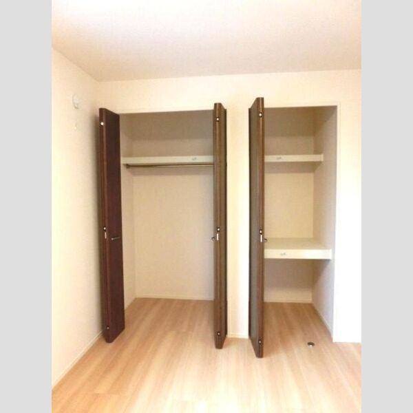 収納 (クローゼット+物入)