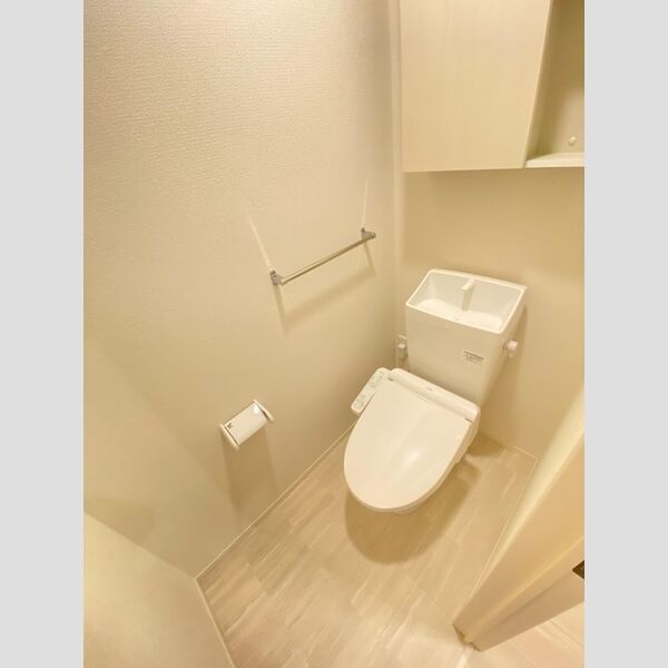 トイレ (温水洗浄暖房便座)