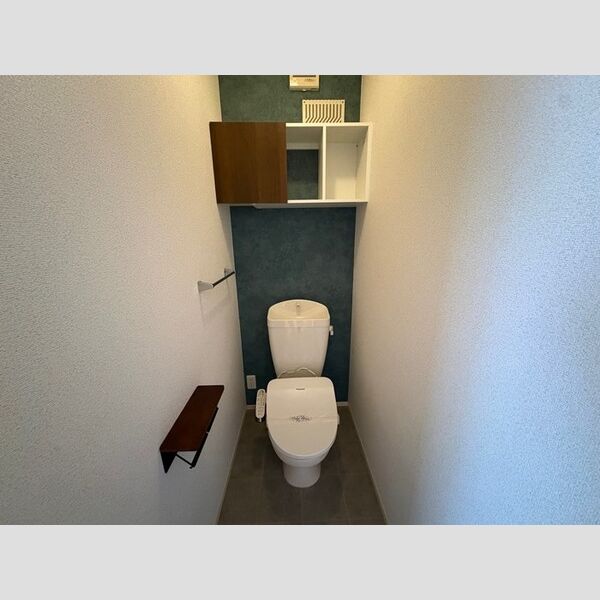 トイレ (トイレ)