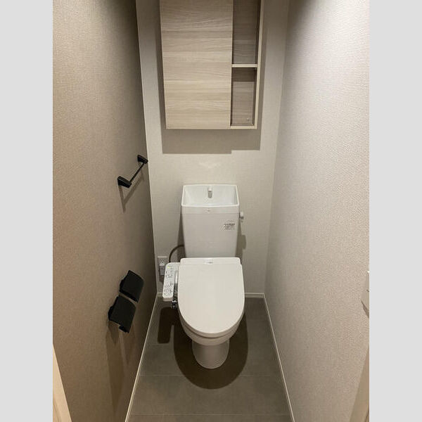 トイレ (トイレ)
