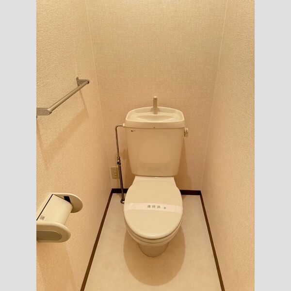 トイレ (トイレ)