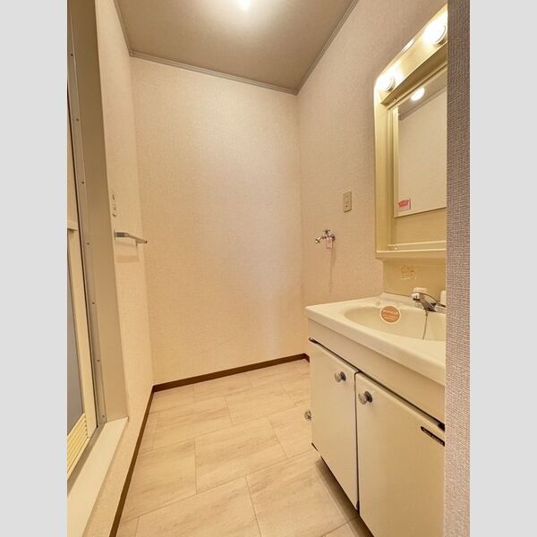 洗面所 (洗面室)