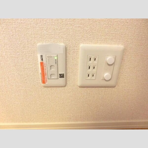 その他 (インターネット接続(Wi-Fi利用可))