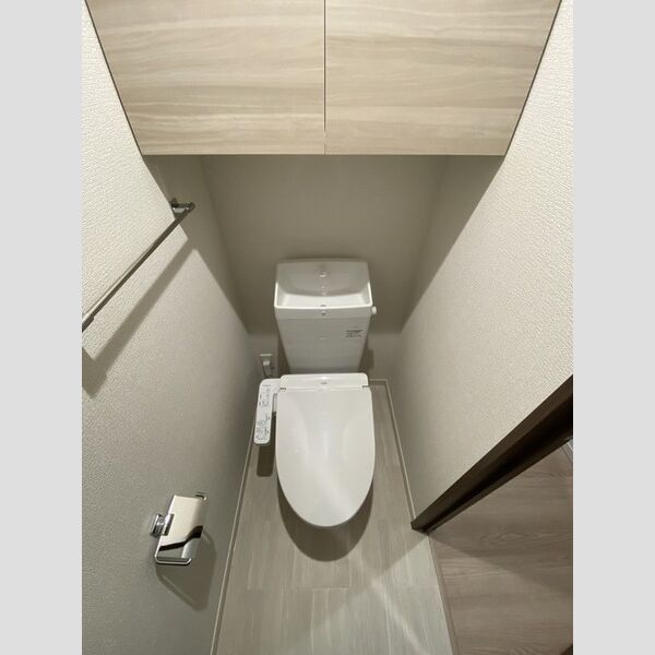 トイレ (トイレ)