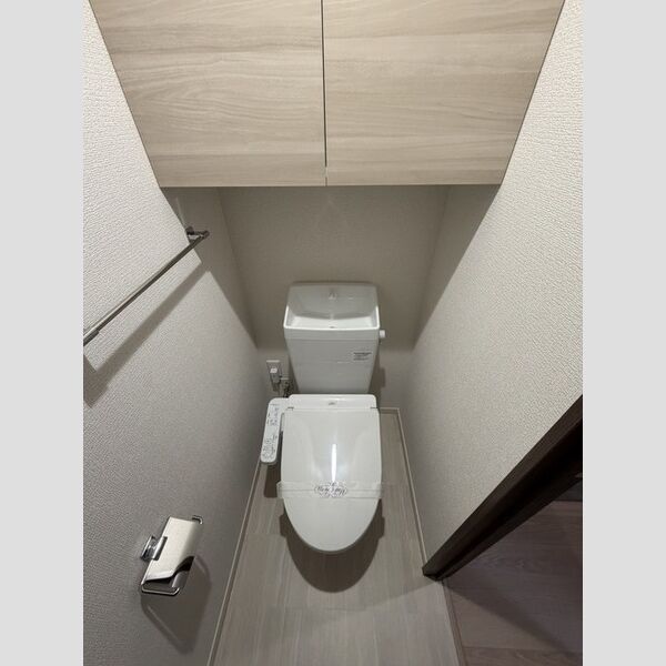 トイレ (トイレ)