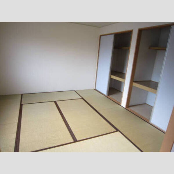 その他 (8畳和室・押入れ2間分)