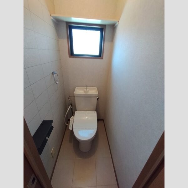 トイレ (トイレ)