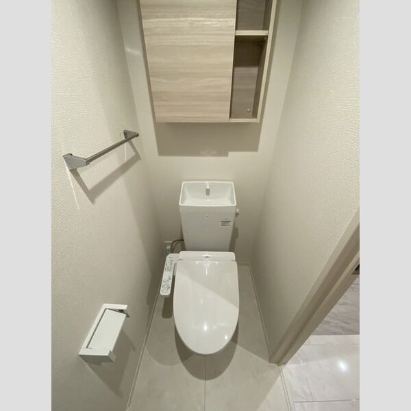 トイレ (トイレ)