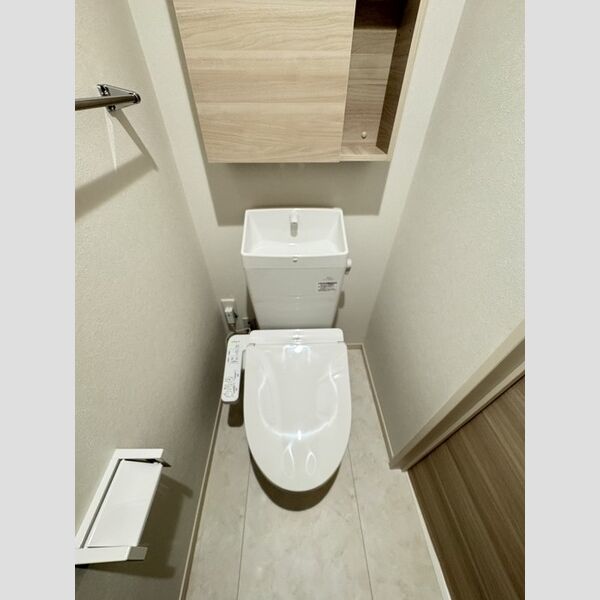 トイレ (トイレ)