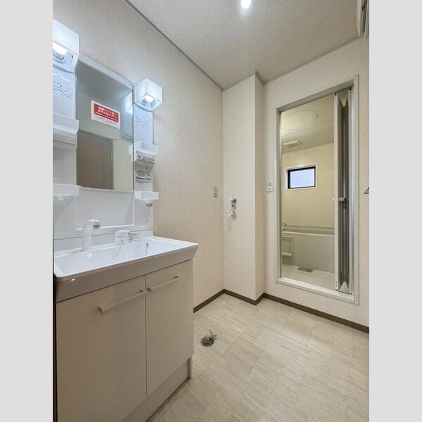 洗面所 (洗面室)