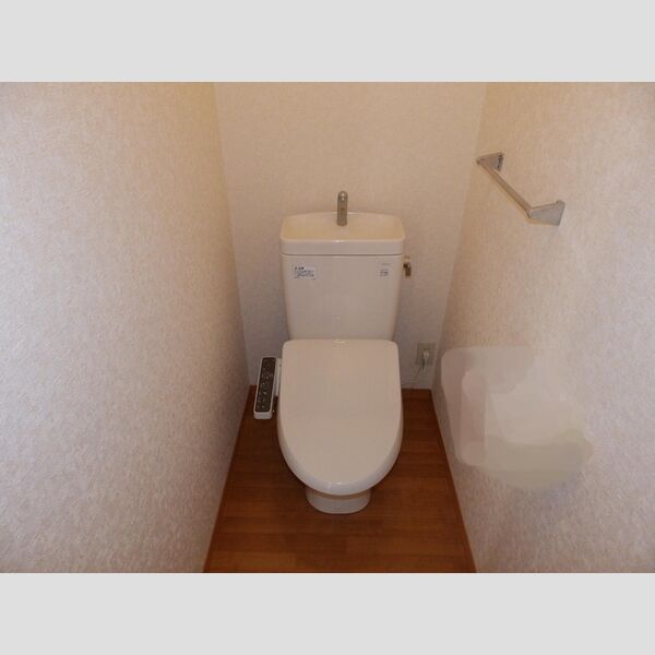 トイレ (トイレ)