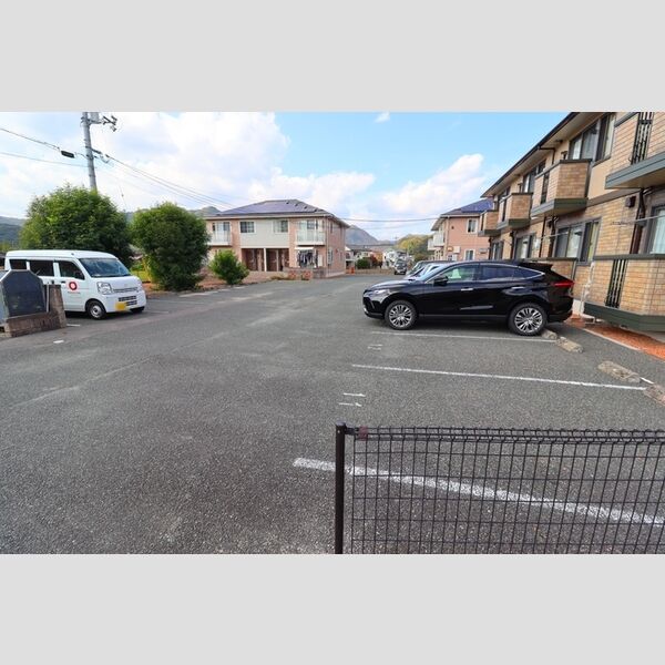 駐車場 (駐車場)