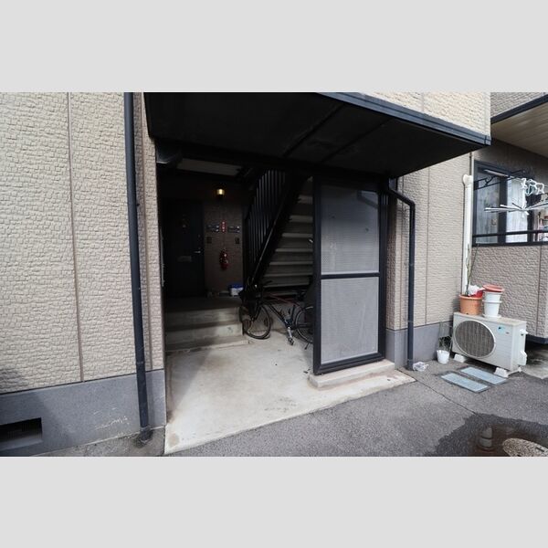 エントランス (エントランス)