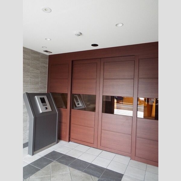 エントランス (エントランス)