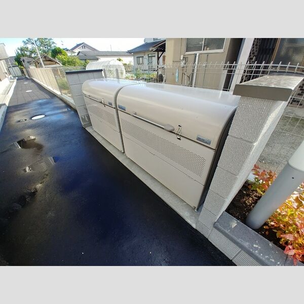 現地周辺 (ゴミステーション)