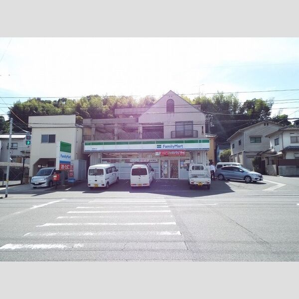 現地周辺 (ファミリーマート尾道長江店(665m))