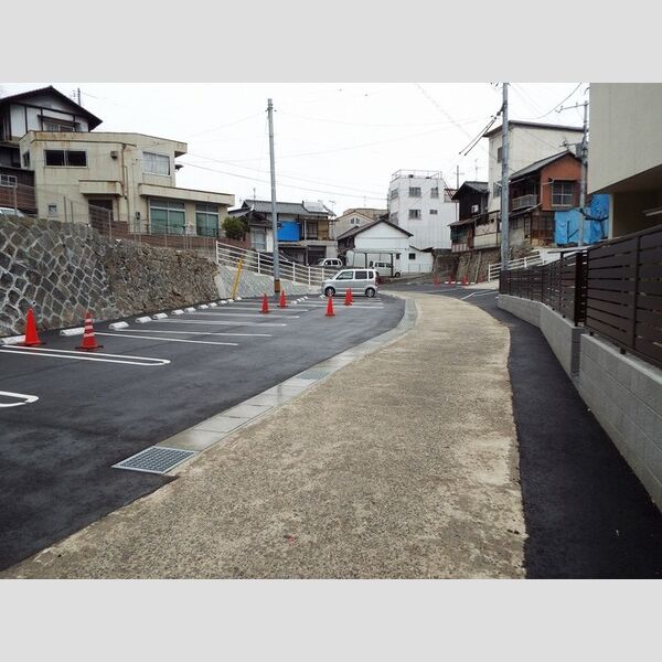 駐車場 (駐車場)