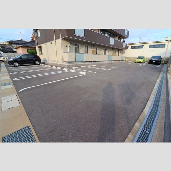 駐車場 (駐車場)