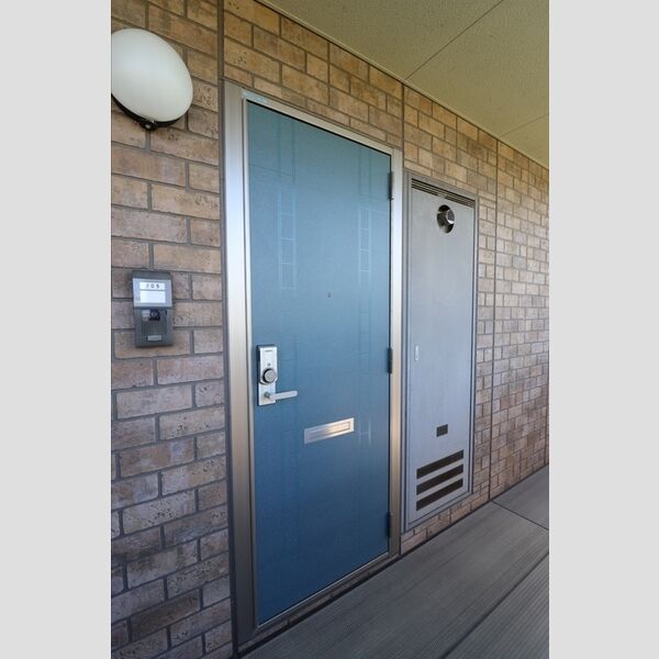 現地周辺 (玄関前)