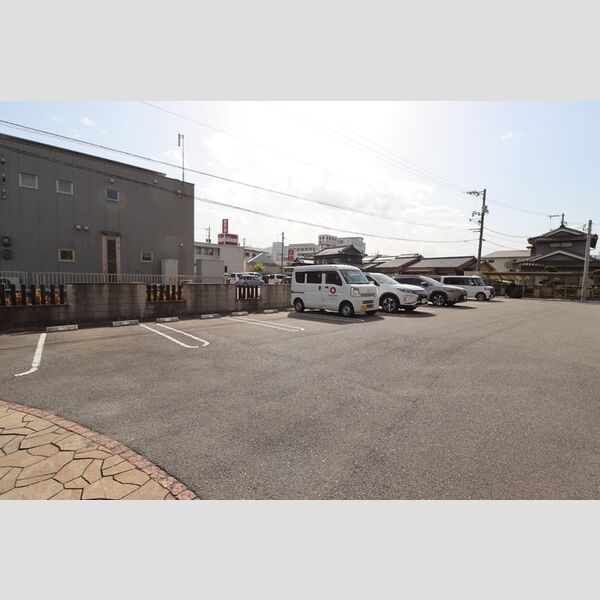 駐車場 (駐車場)