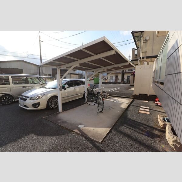 現地周辺 (駐輪場)