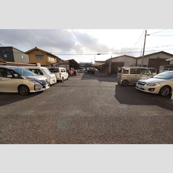 駐車場 (駐車場)