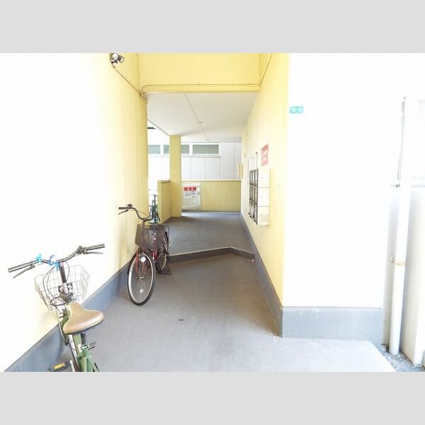 エントランス (エントランス)