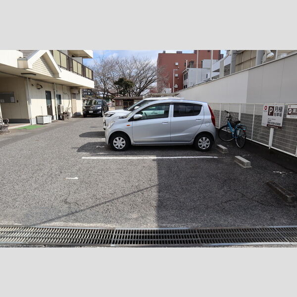 駐車場 (駐車場)