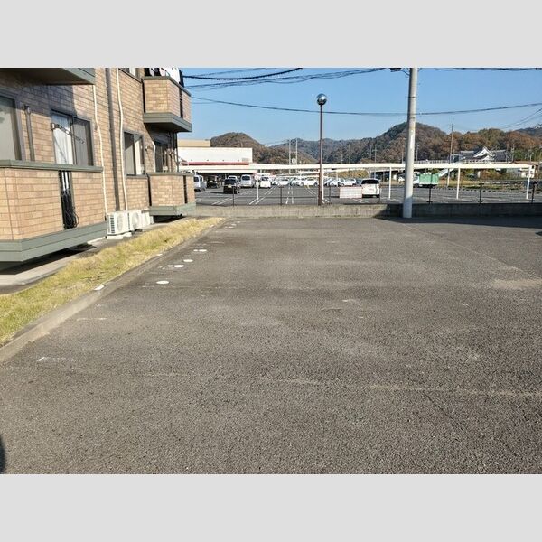 駐車場 (駐車場)