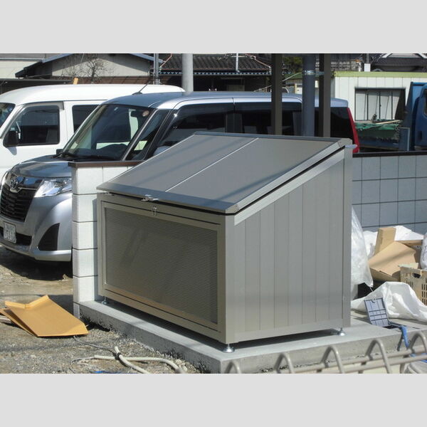 現地周辺 (専用ゴミ置き場)