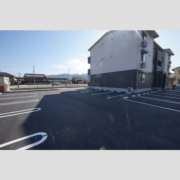駐車場 (駐車場)
