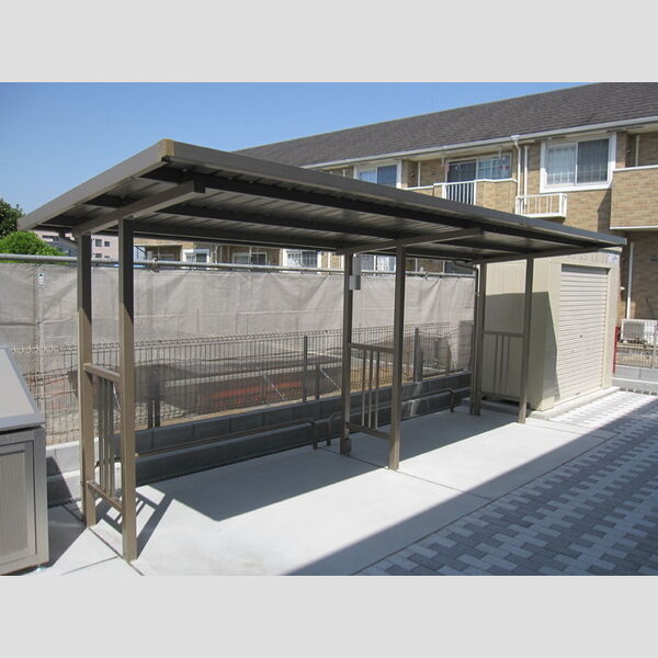 現地周辺 (駐輪場)