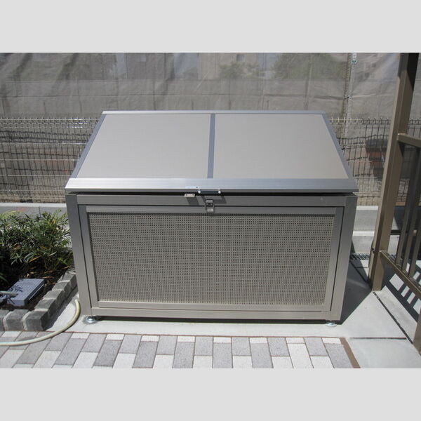 現地周辺 (ゴミ置き場)