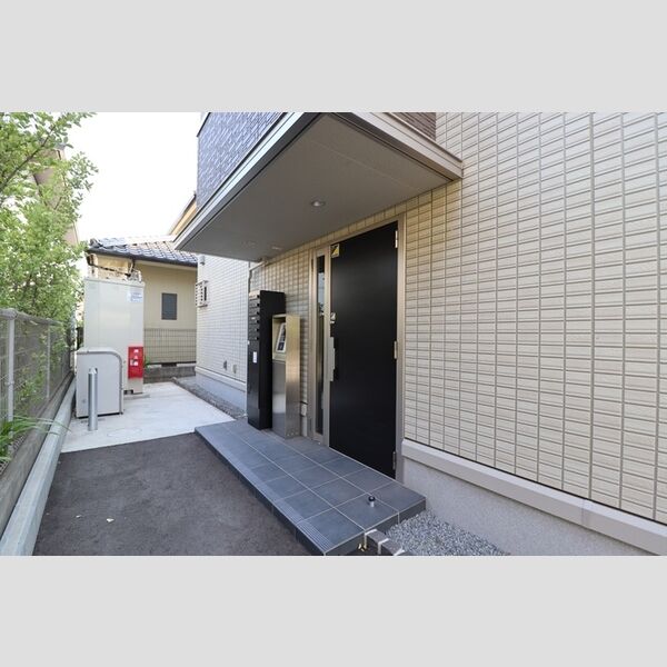 エントランス (エントランス)