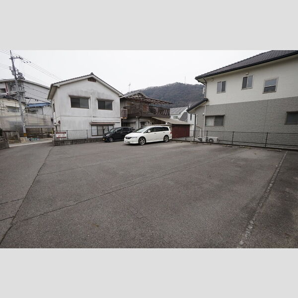 駐車場 (駐車場)