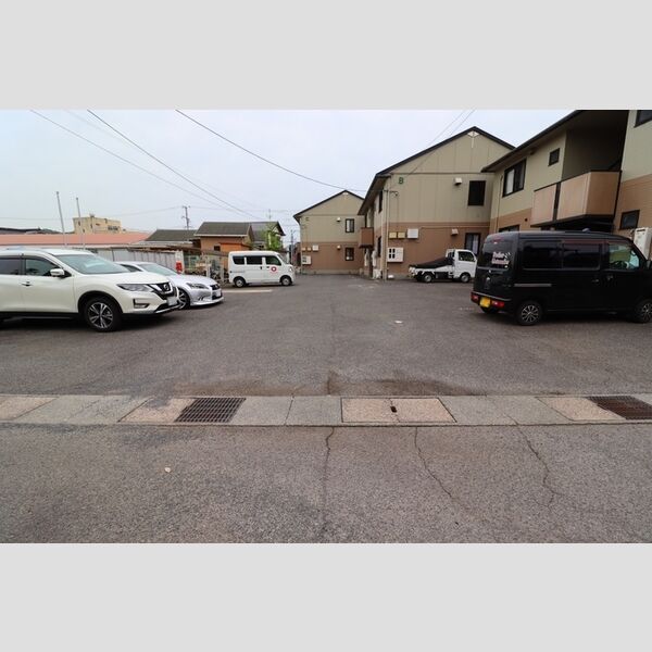 駐車場 (駐車場)