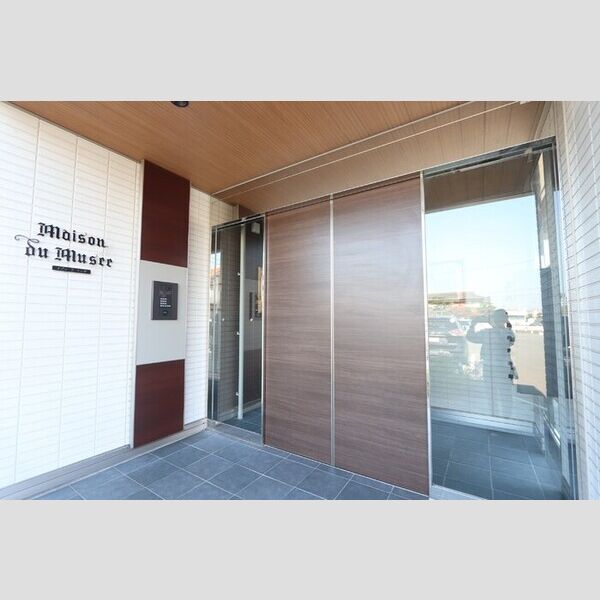 エントランス (エントランス)