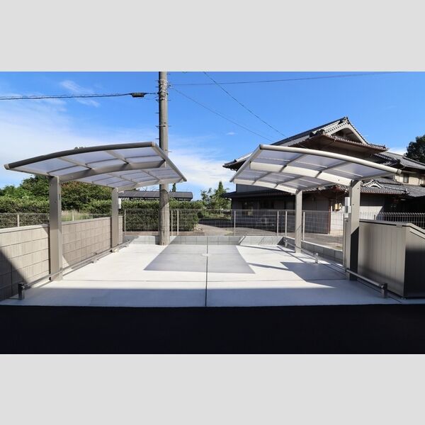 現地周辺 (駐輪場)