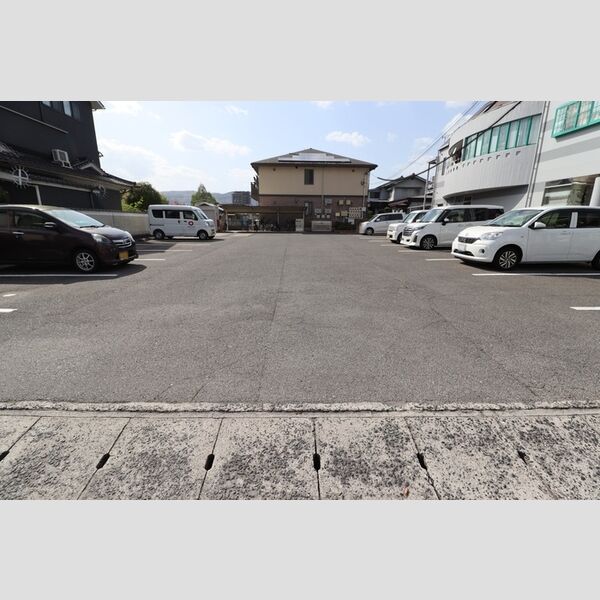 駐車場 (駐車場)