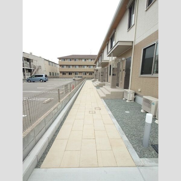 エントランス (玄関前通路)