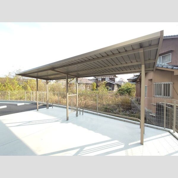 現地周辺 (駐輪場)