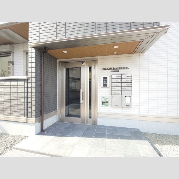 エントランス (エントランス)
