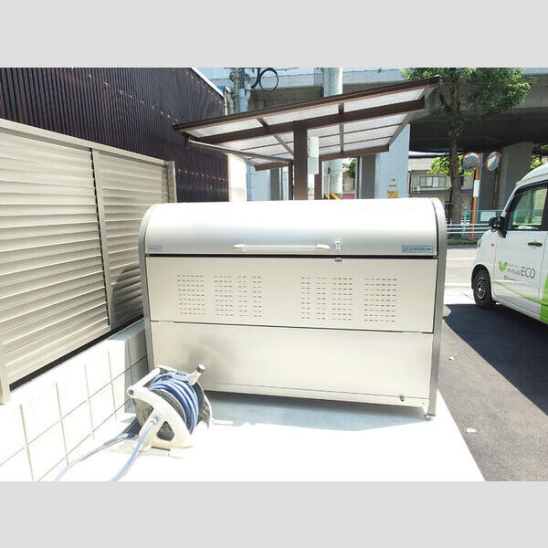 現地周辺 (敷地内ごみ収集BOX)