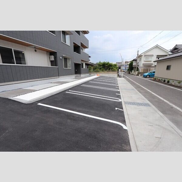 駐車場 (駐車場)