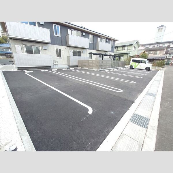 駐車場 (建物前駐車場)
